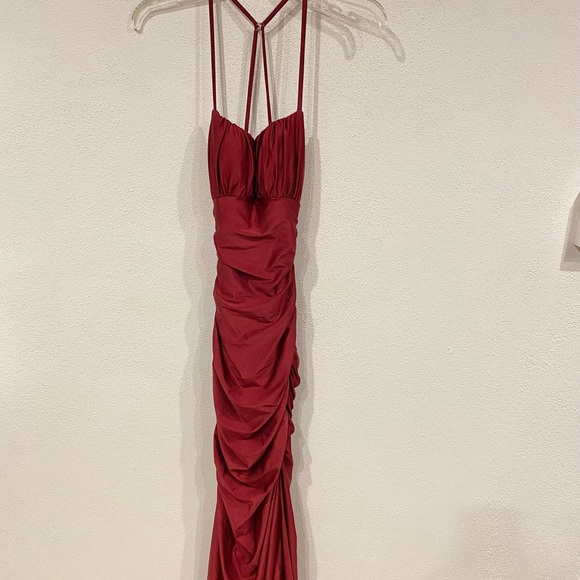 La Femme Shiny Jersey Trumpet Gown - Picture 2 of 6